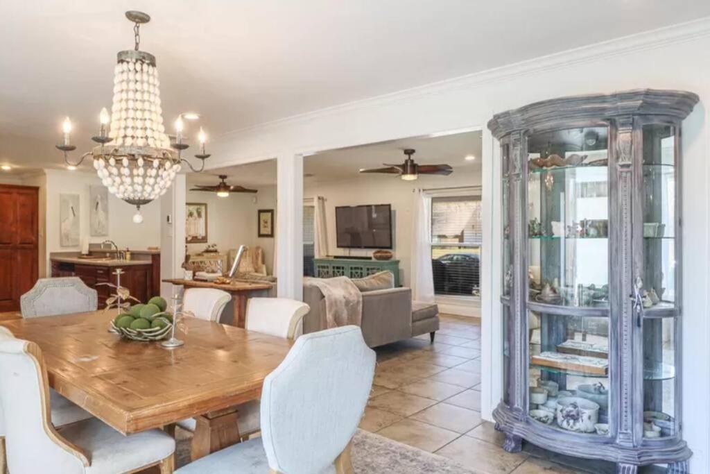 4/3 Home Centrally Located, Beach, Casino, Airport, Dining, Golfing, Shopping, Entertainment Gulfport Buitenkant foto